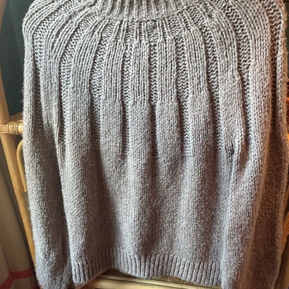 Abercrombie & Fitch Balloon Sleeve Sweater - Picture 4 of 4